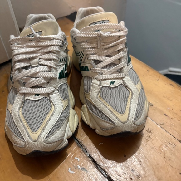 New Balance 9060 Salt/green womens 7 - Picture 3 of 6